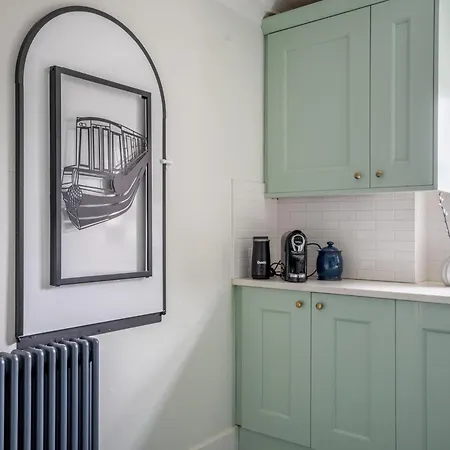 Appartement 7 Arndale Court *