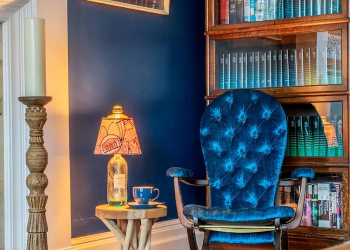 7 Arndale Court * York